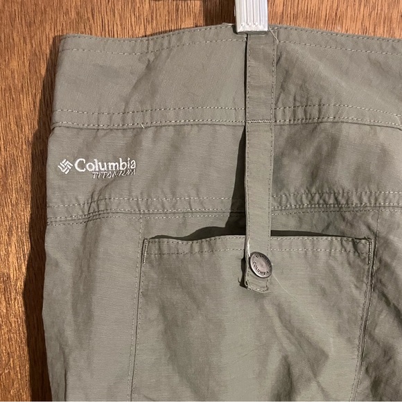 Columbia khaki cargo capris - Picture 11 of 11